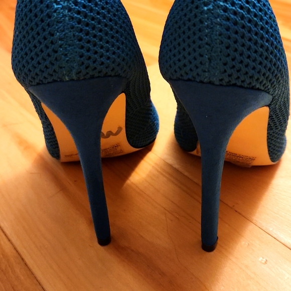 Gorgeous Teal Booties, stiletto heel. - Picture 2 of 4